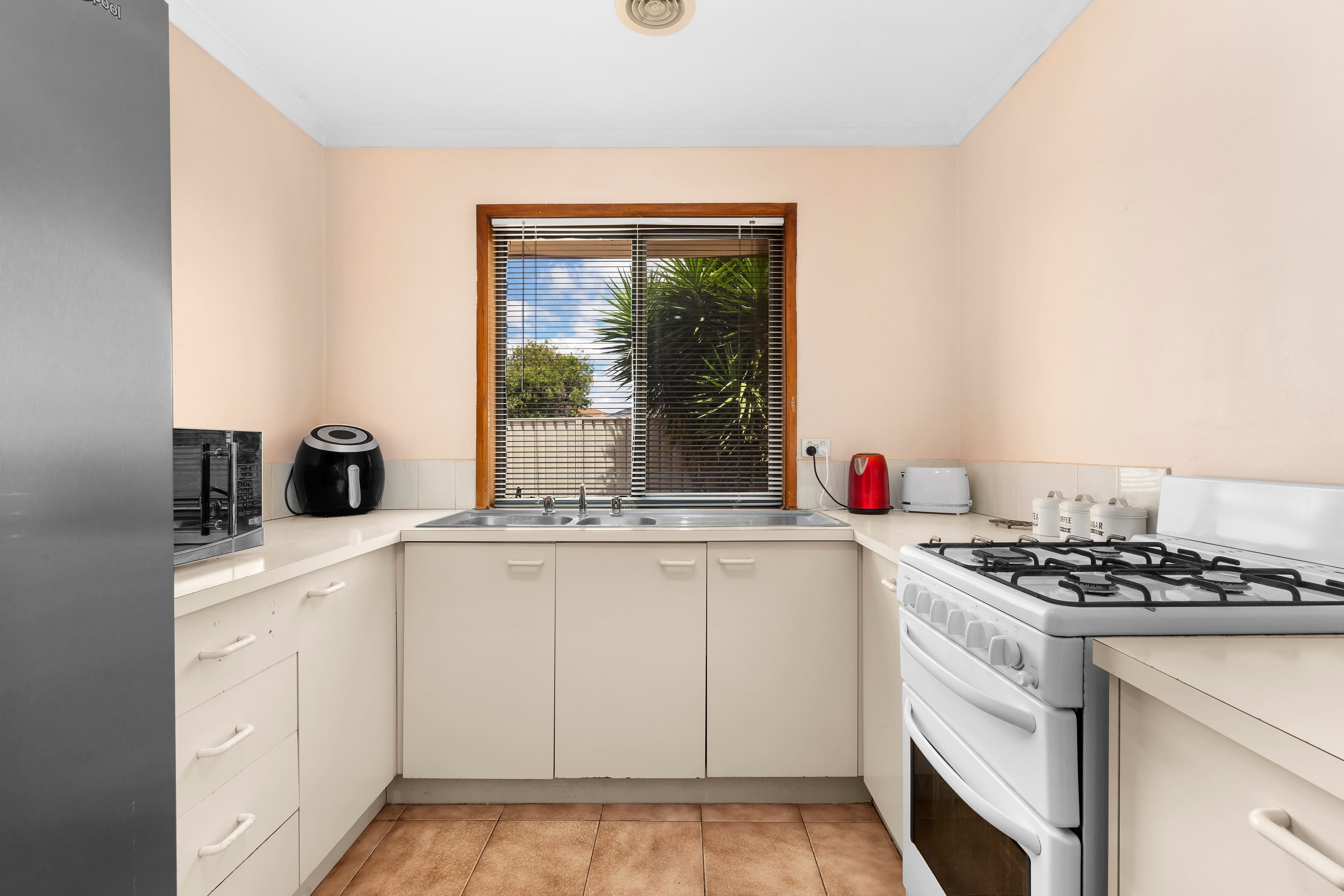 14 Tenterden Place, Mill Park VIC 3082, Mill Park - Thumbnail 3