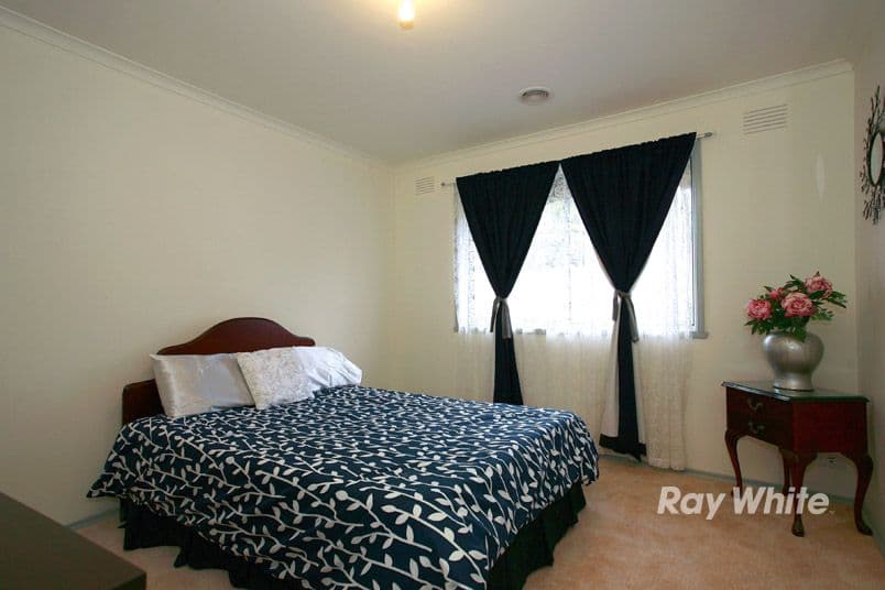 11 Clairmont Avenue, CRANBOURNE VIC 3977, Cranbourne - Thumbnail 4
