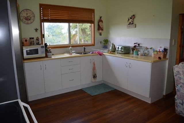 37 Barcoo Street, Tambo QLD 4478, Tambo - Thumbnail 2
