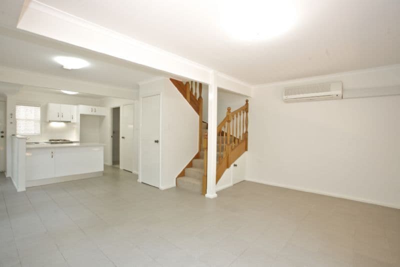 25 Grosvenor Street, YEERONGPILLY QLD 4105, Yeerongpilly - Thumbnail 4