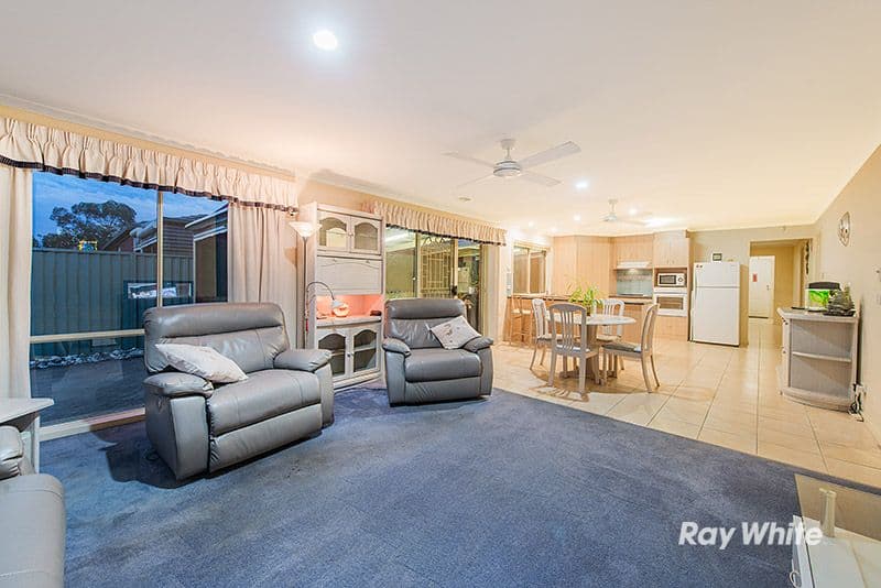 27 Masterton Place, Cranbourne East VIC 3977, Cranbourne East - Thumbnail 5