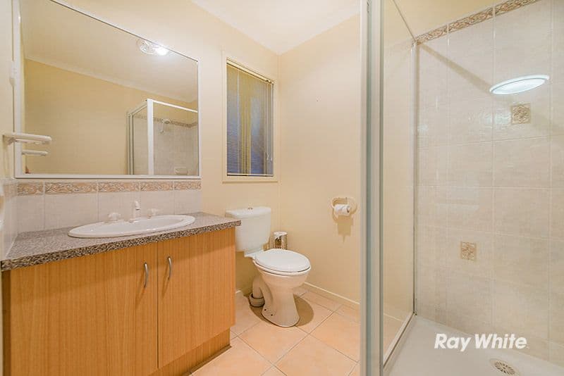 27 Masterton Place, Cranbourne East VIC 3977, Cranbourne East - Thumbnail 8