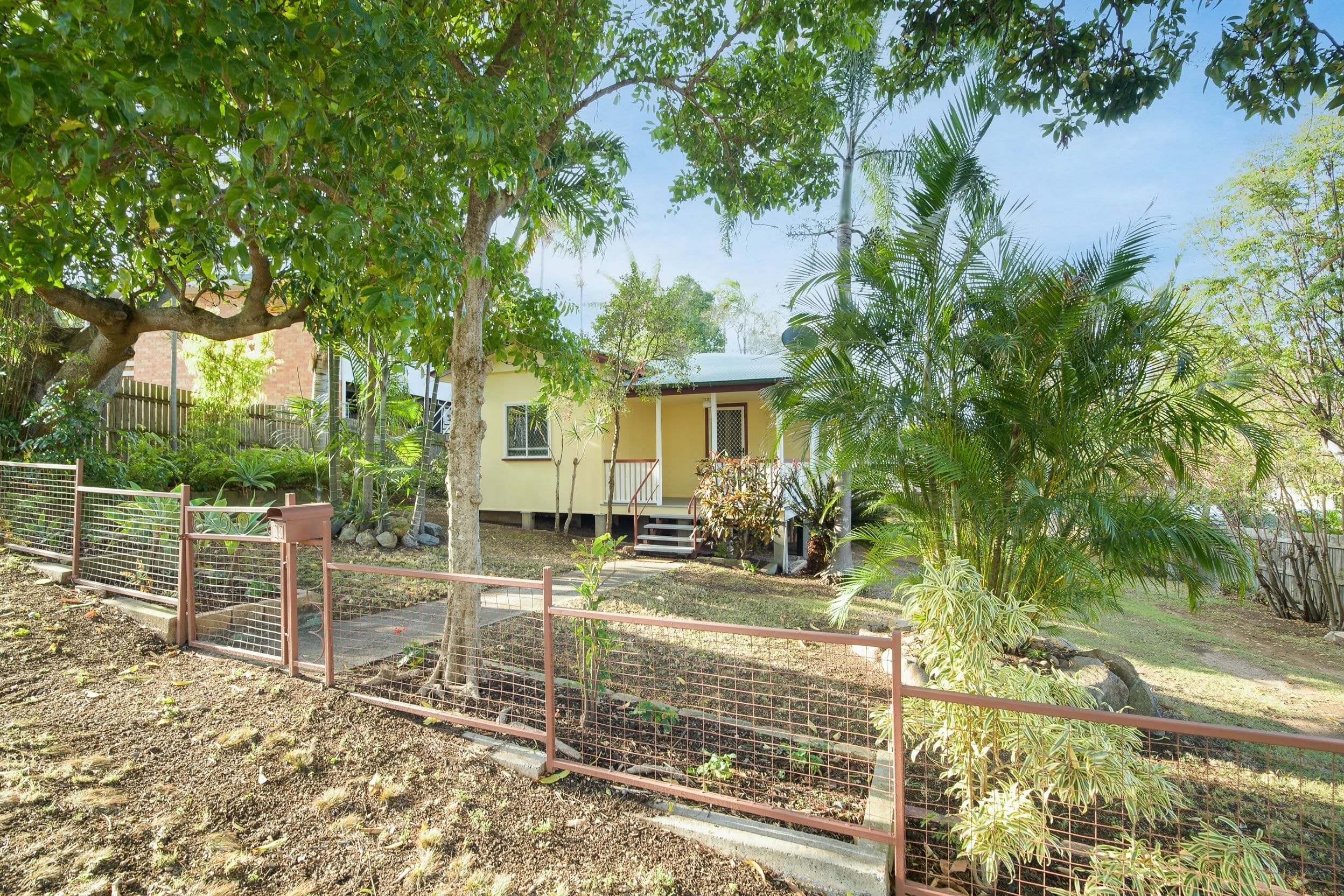 23 Walters Avenue, West Gladstone QLD 4680, West Gladstone - Thumbnail 2