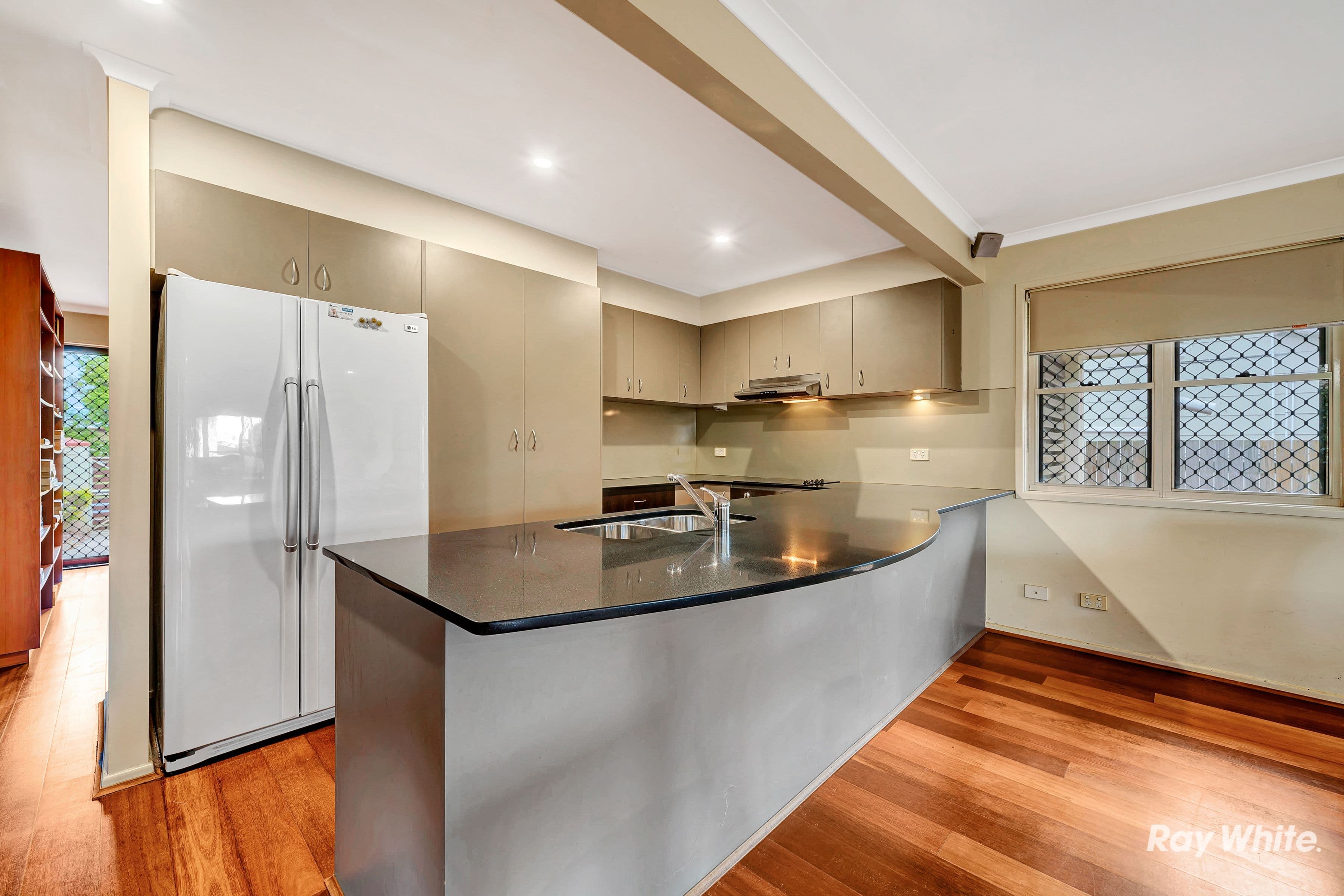 18 Carbeen Court, Logan Central QLD 4114, Logan Central - Thumbnail 4