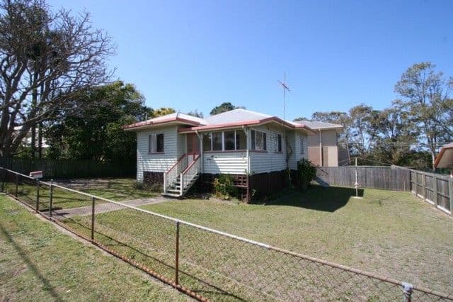 71 Stradbroke Avenue, WYNNUM QLD 4178, Wynnum - Image 1