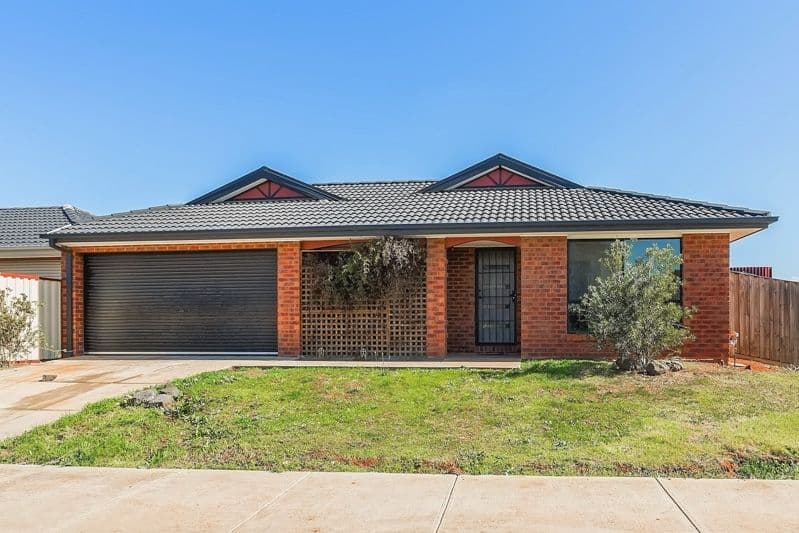 15 Light Fingers Street, KURUNJANG VIC 3337, Kurunjang - Image 1