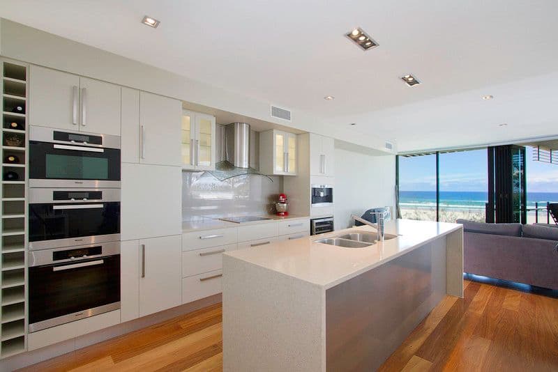 Apartment 402 'Kirra Wave', 46 Pacific Parade, BILINGA QLD 4225, Bilinga - Thumbnail 2