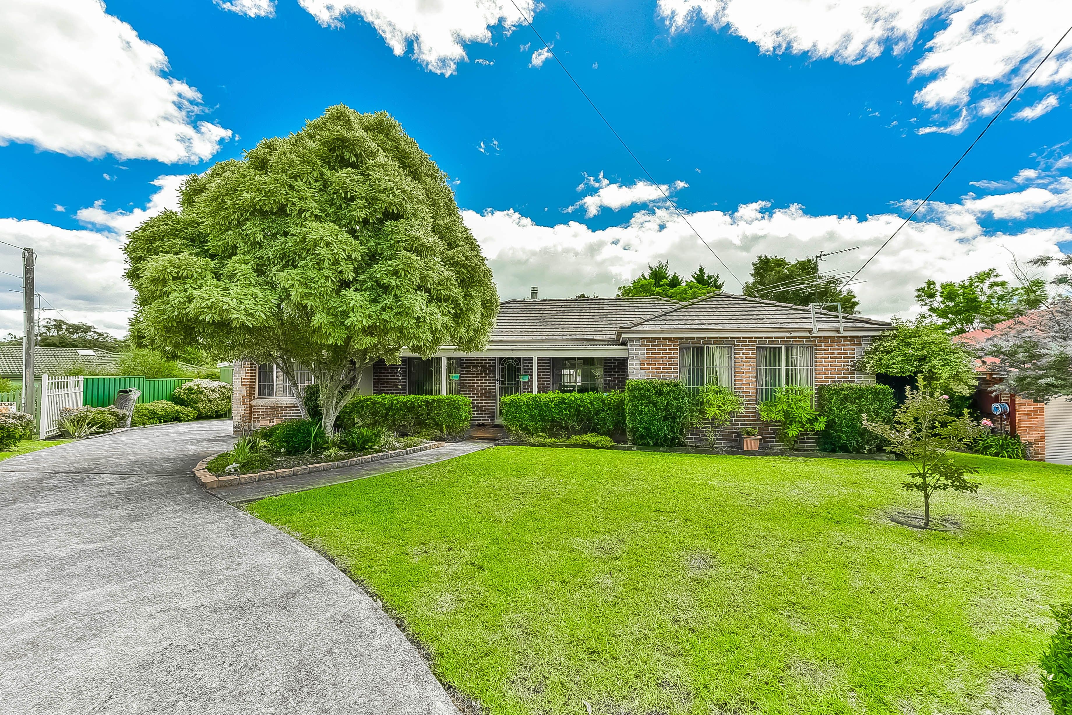 14 Kim Close, Thirlmere - Image 1