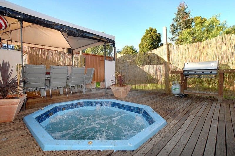 28  Timberglade Drive, NOBLE PARK NORTH VIC 3174, Noble Park North - Thumbnail 2