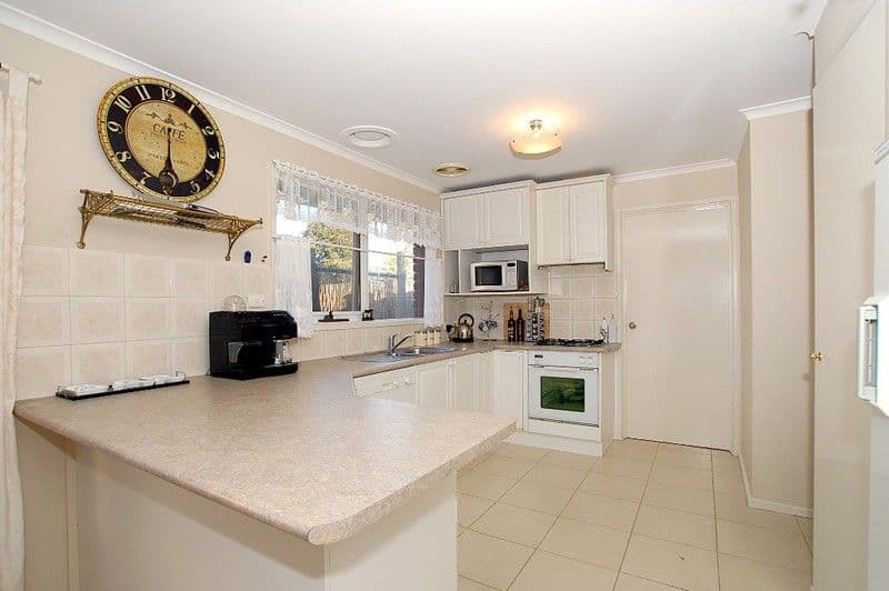 28  Timberglade Drive, NOBLE PARK NORTH VIC 3174, Noble Park North - Thumbnail 6