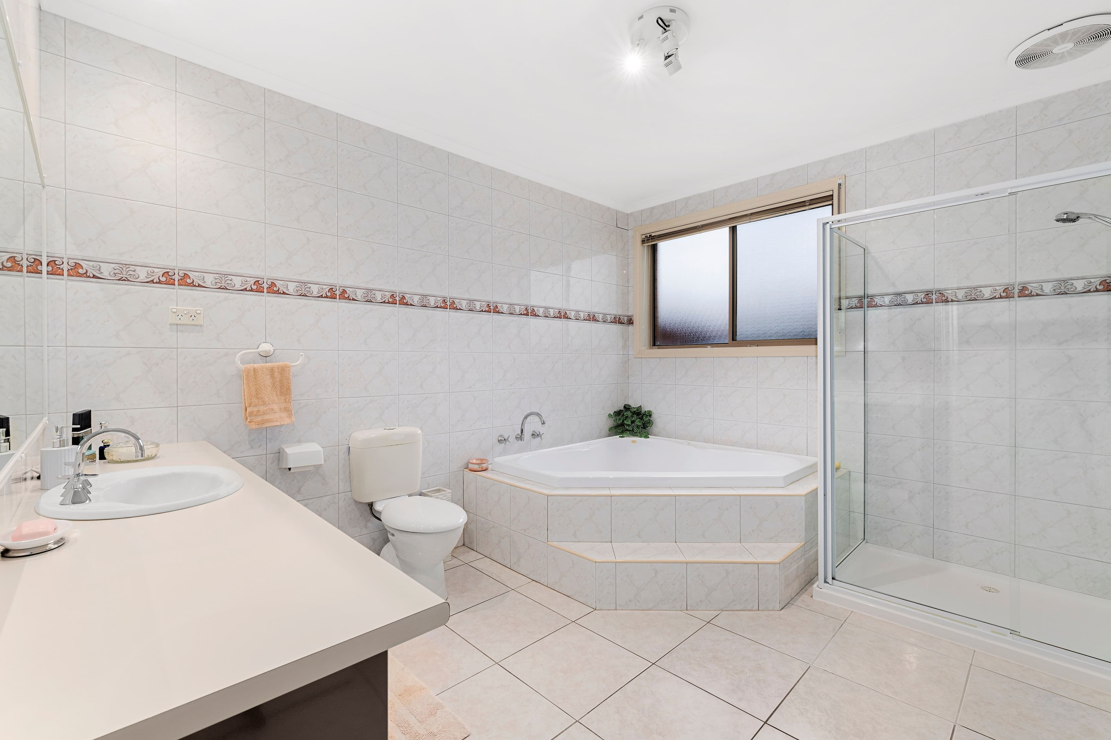 24 Manning Clark Road, Mill Park VIC 3082, Mill Park - Thumbnail 7