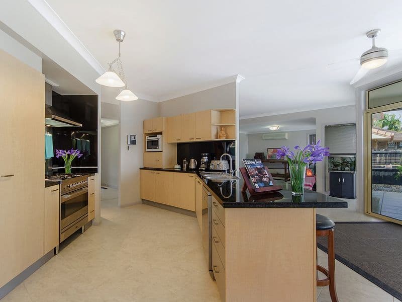 122 Honeyeater Drive, Burleigh Waters QLD 4220, Burleigh Waters - Thumbnail 3