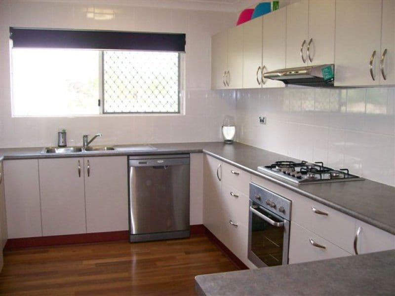 10 Blanes Street, CRANBROOK QLD 4814, Cranbrook - Thumbnail 2