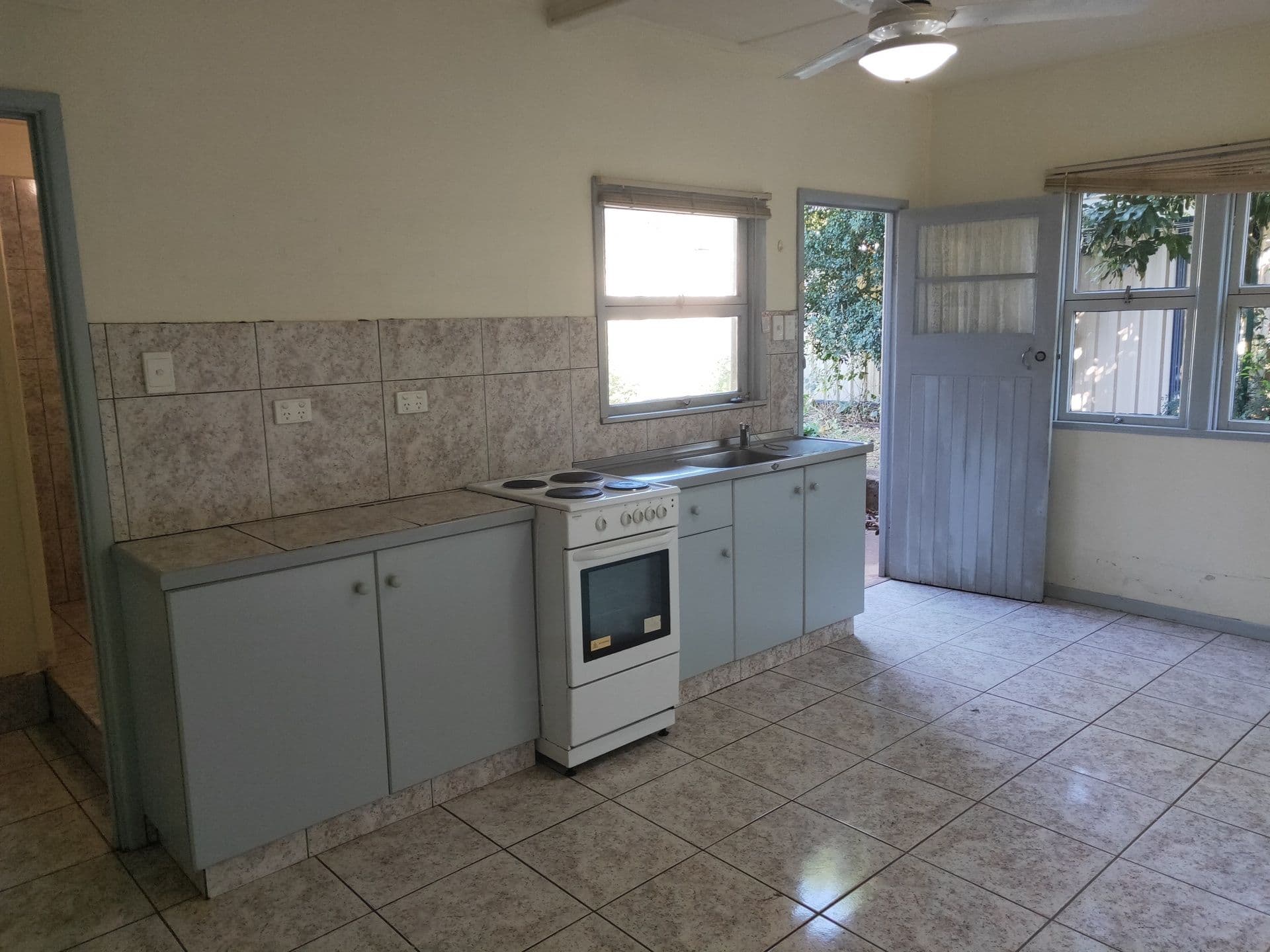 21 James Street, Scarborough QLD 4020, Scarborough - Thumbnail 3