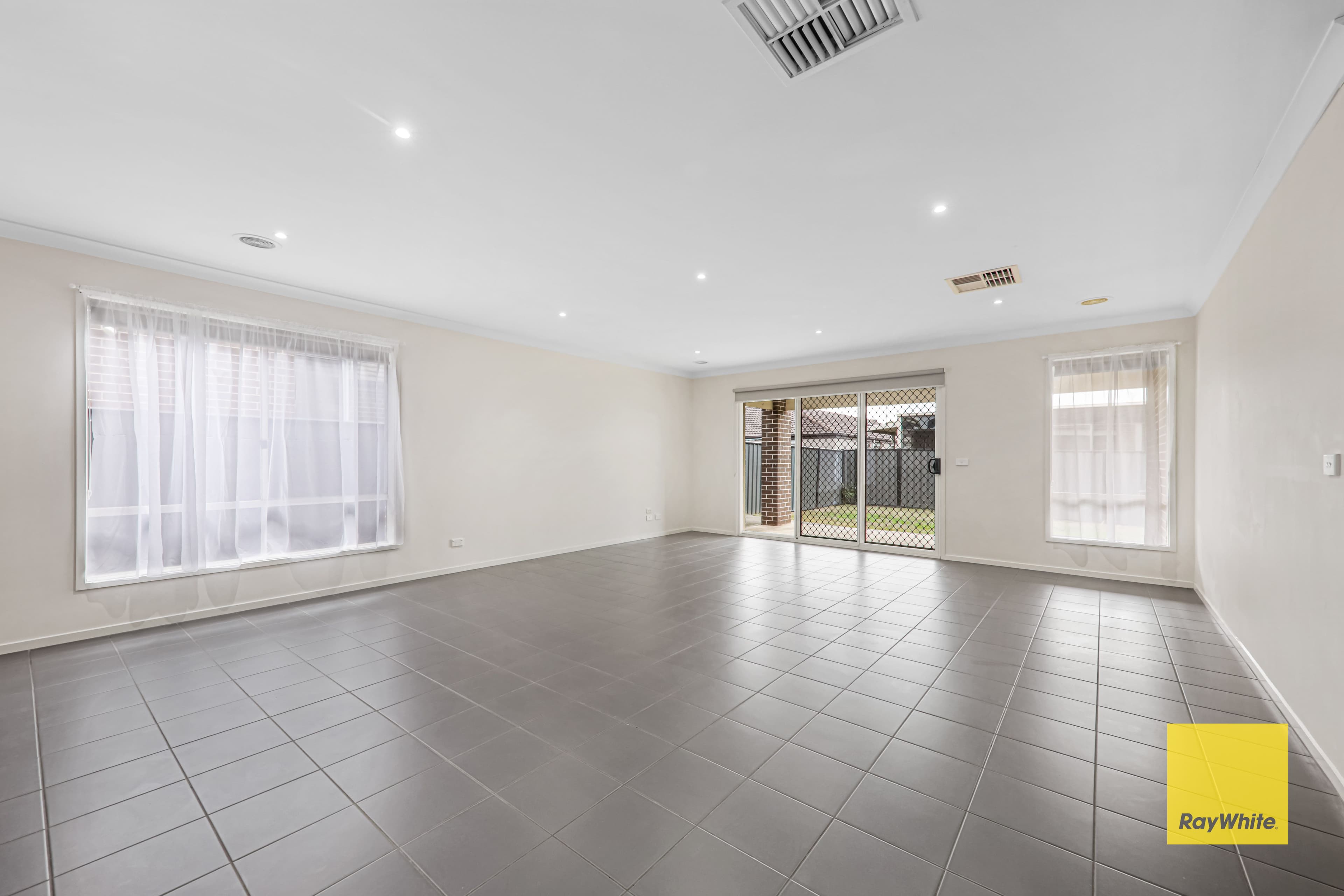 2 Eccles Vista, Point Cook VIC 3030, Point Cook - Thumbnail 7