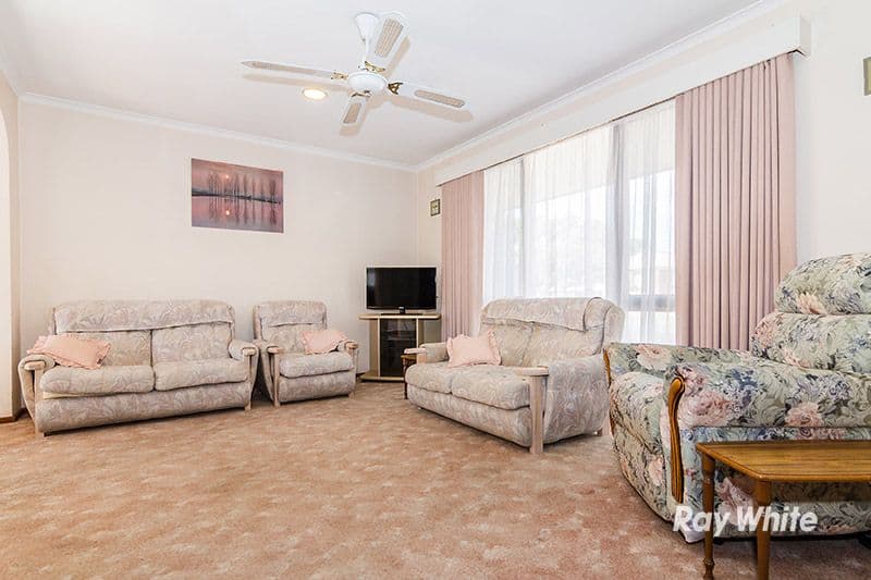2 Cook Court, Cranbourne VIC 3977, Cranbourne North - Thumbnail 2