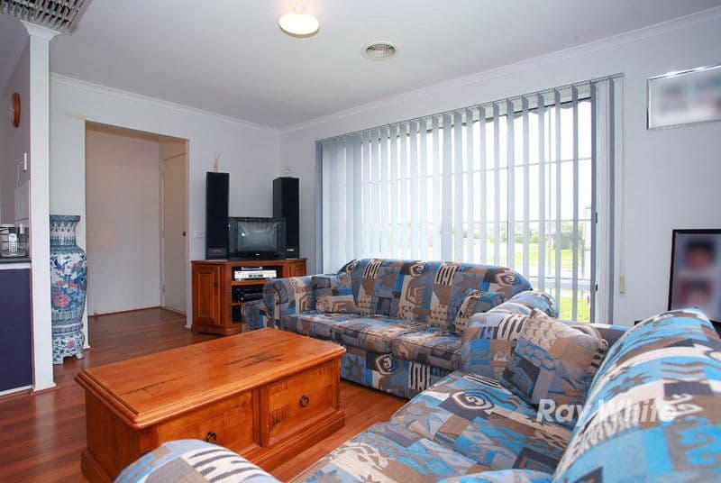 31 Linda Drive, CRANBOURNE VIC 3977, Cranbourne West - Thumbnail 6