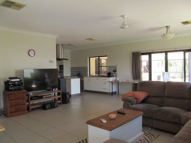 21 Kidd Street, Emerald QLD 4720, Emerald - Thumbnail 6