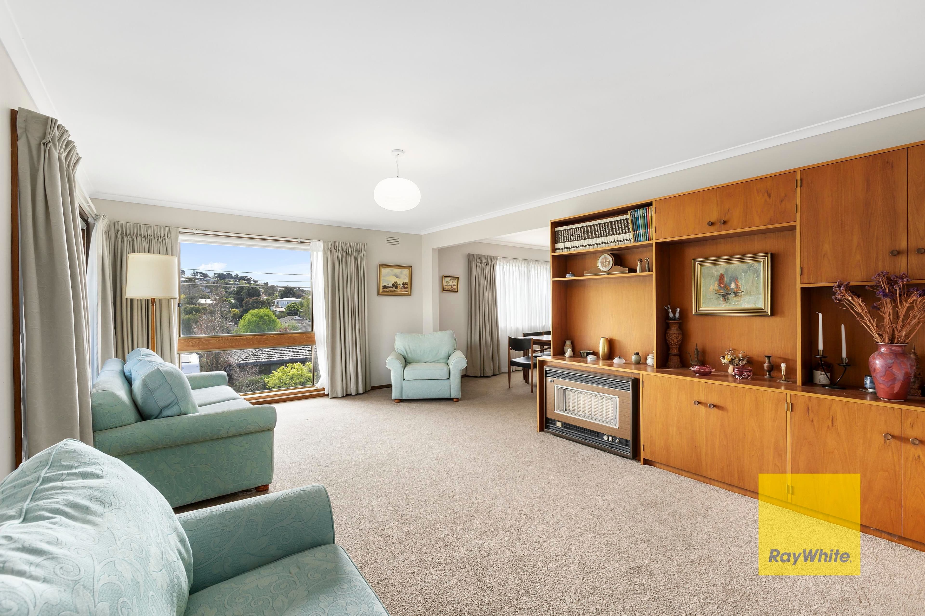 26 St Elmo Crescent, Highton VIC 3216, Highton - Thumbnail 3