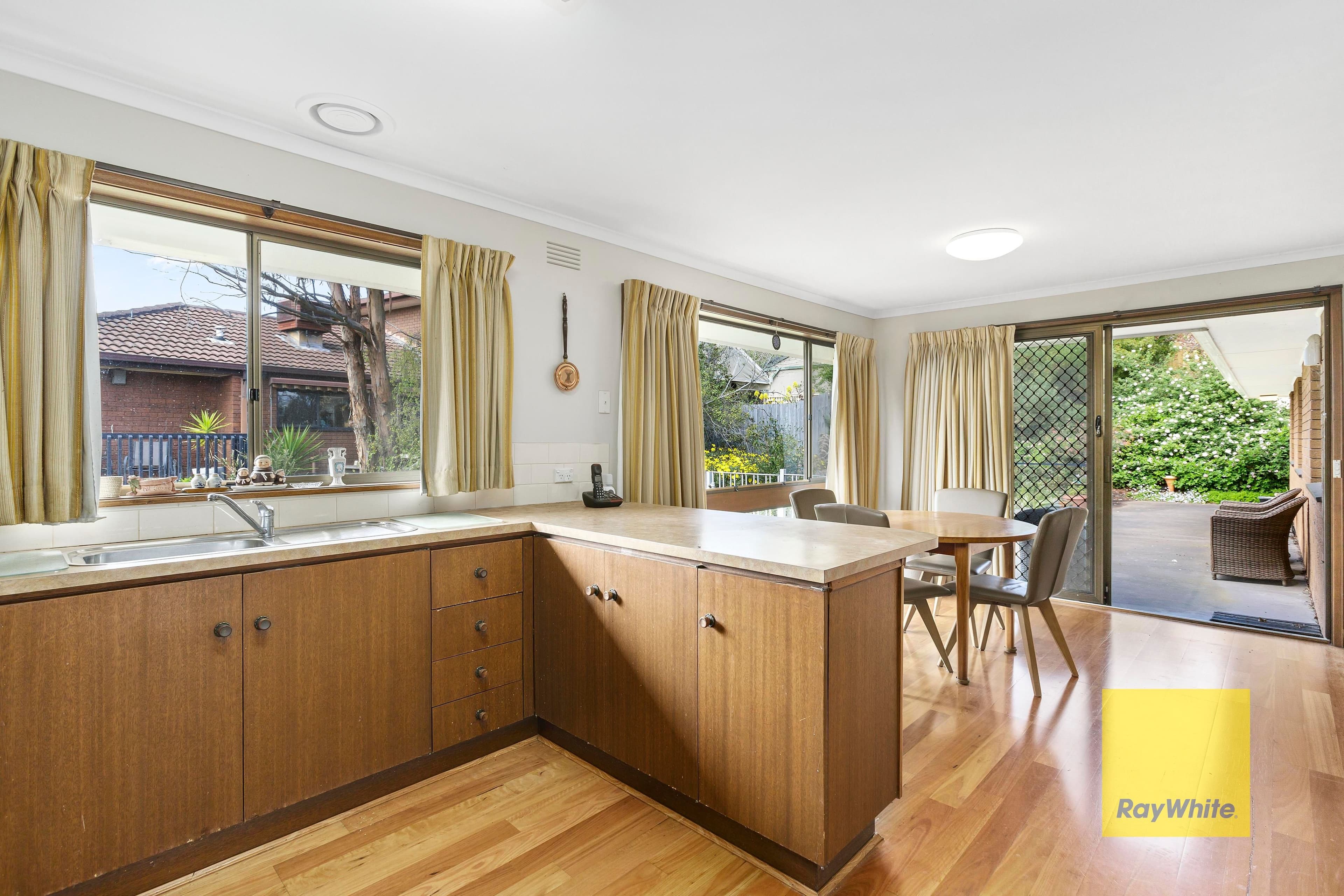 26 St Elmo Crescent, Highton VIC 3216, Highton - Thumbnail 5