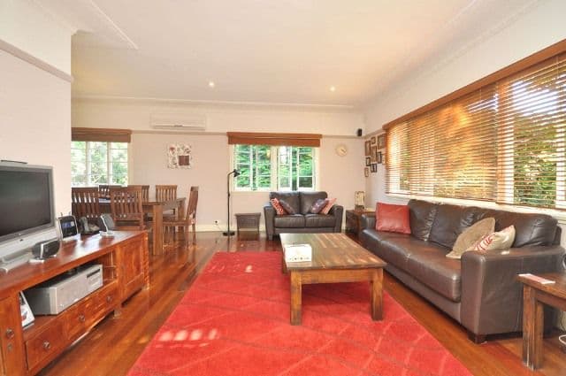 18  Weal Avenue, TARRAGINDI QLD 4121, Tarragindi - Thumbnail 3