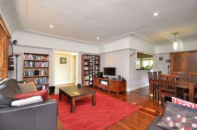 18  Weal Avenue, TARRAGINDI QLD 4121, Tarragindi - Thumbnail 5