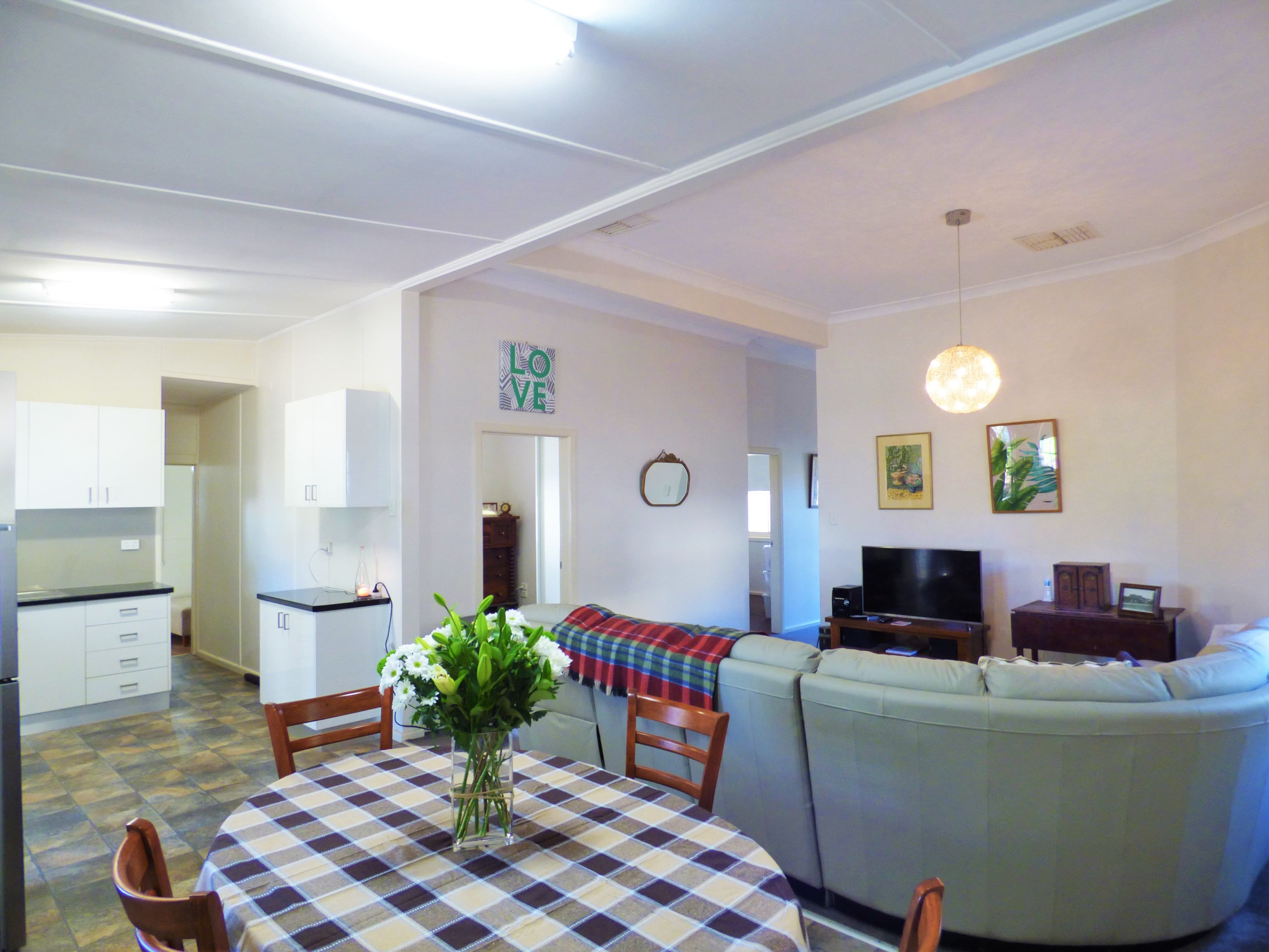 49 Flint Street, Forbes - Thumbnail 3