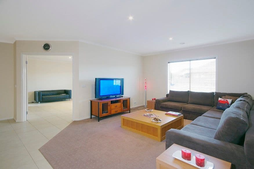 110 Rossack Drive, WAURN PONDS VIC 3216, Waurn Ponds - Thumbnail 4