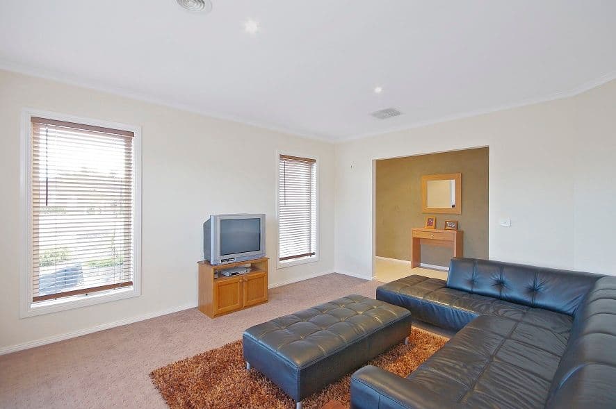 110 Rossack Drive, WAURN PONDS VIC 3216, Waurn Ponds - Thumbnail 7