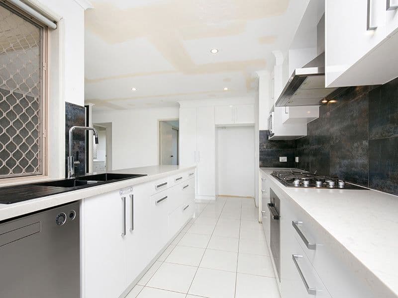 2 Pantai Place, Tanah Merah QLD 4128, Tanah Merah - Thumbnail 2