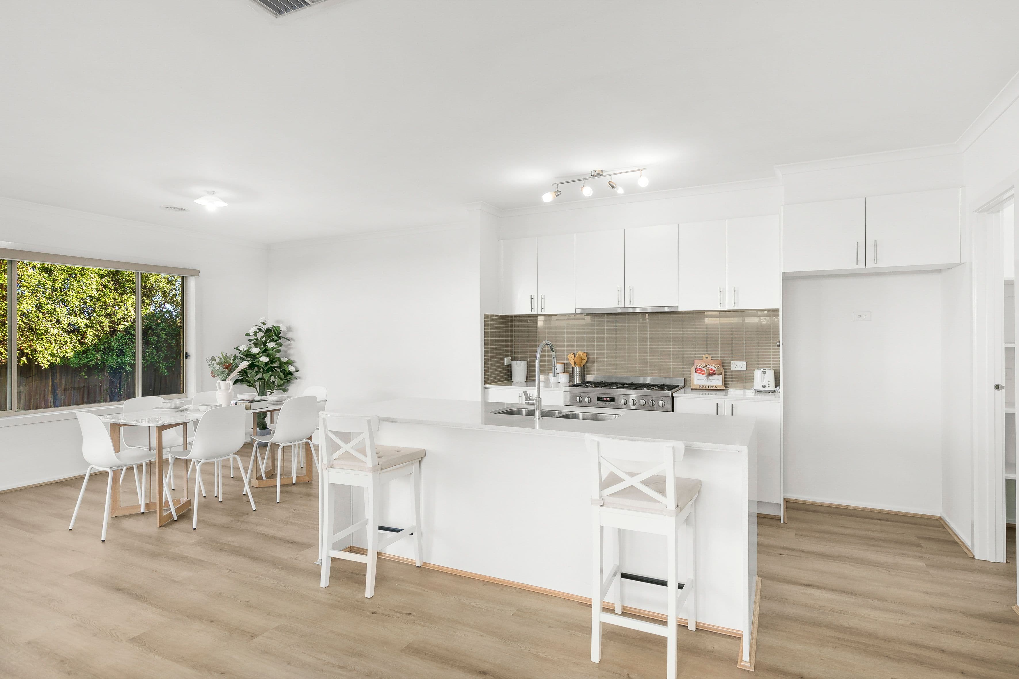 13 Scarlet Drive, Greenvale VIC 3059, Greenvale - Thumbnail 3