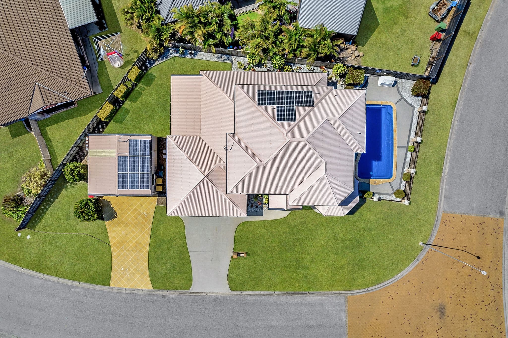2 Kensington Place, Kin Kora QLD 4680, Kin Kora - Thumbnail 2