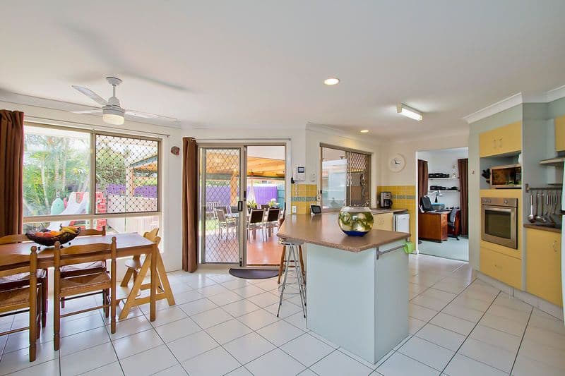 74 Bergamont Street, ELANORA QLD 4221, Elanora - Thumbnail 3
