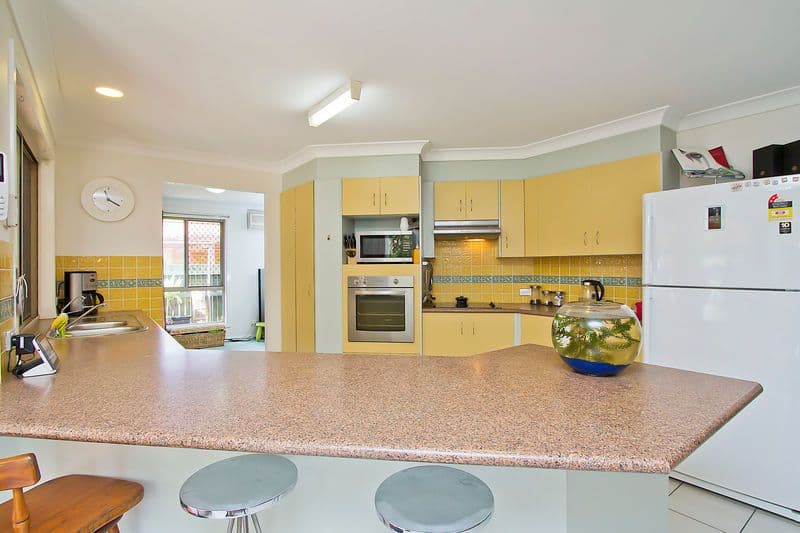 74 Bergamont Street, ELANORA QLD 4221, Elanora - Thumbnail 6