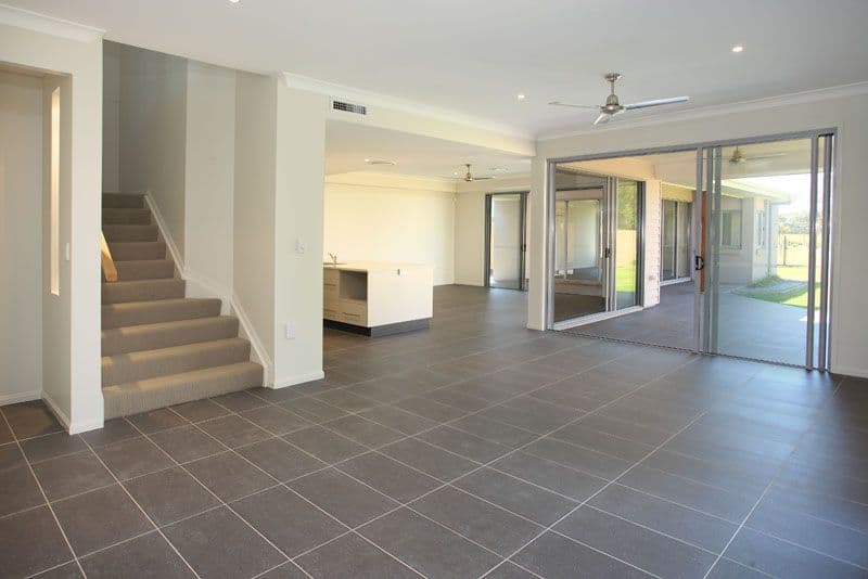 11 Gumdale Street, WAKERLEY QLD 4154, Wakerley - Thumbnail 4
