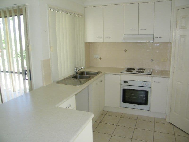 18 Harrier Avenue, GLADSTONE QLD 4680, Gladstone - Thumbnail 3