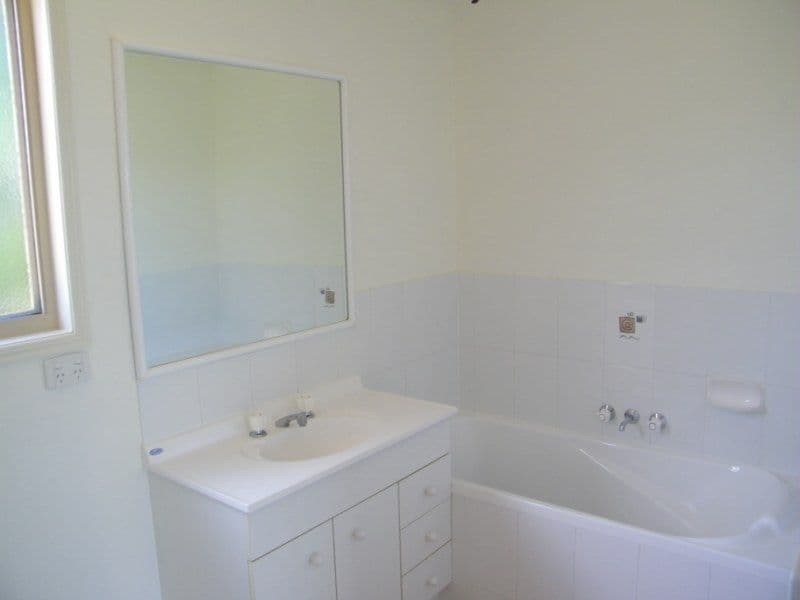 18 Harrier Avenue, GLADSTONE QLD 4680, Gladstone - Thumbnail 4