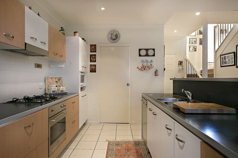 88 Greenway Circuit, MOUNT OMMANEY QLD 4074, Mount Ommaney - Thumbnail 4