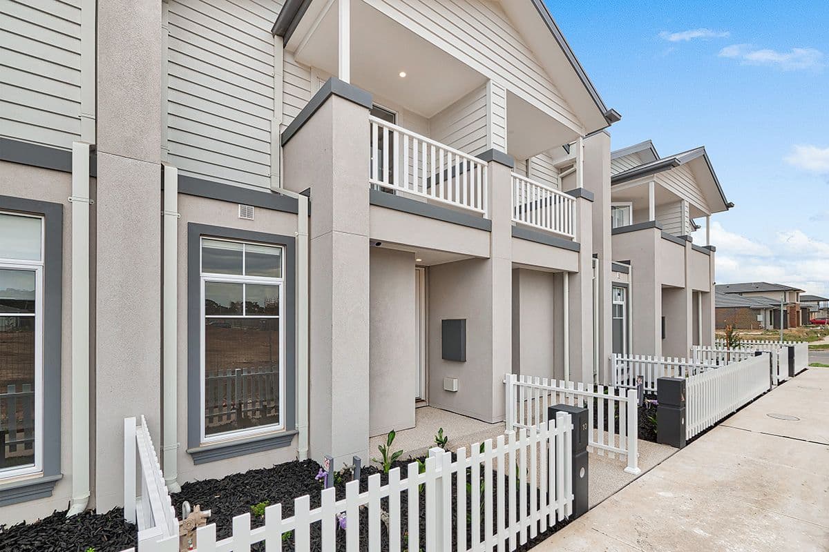 10 Hacienda Lane, Clyde North VIC 3978, Clyde North - Image 1