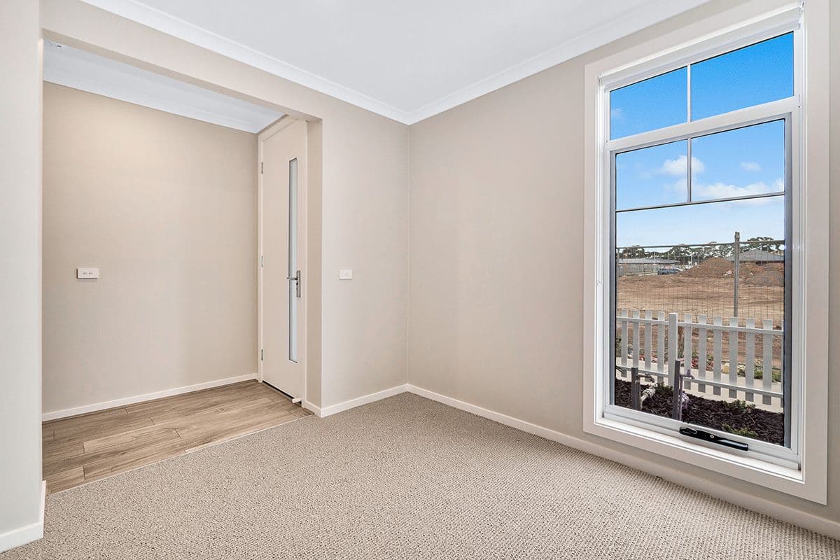 10 Hacienda Lane, Clyde North VIC 3978, Clyde North - Thumbnail 2