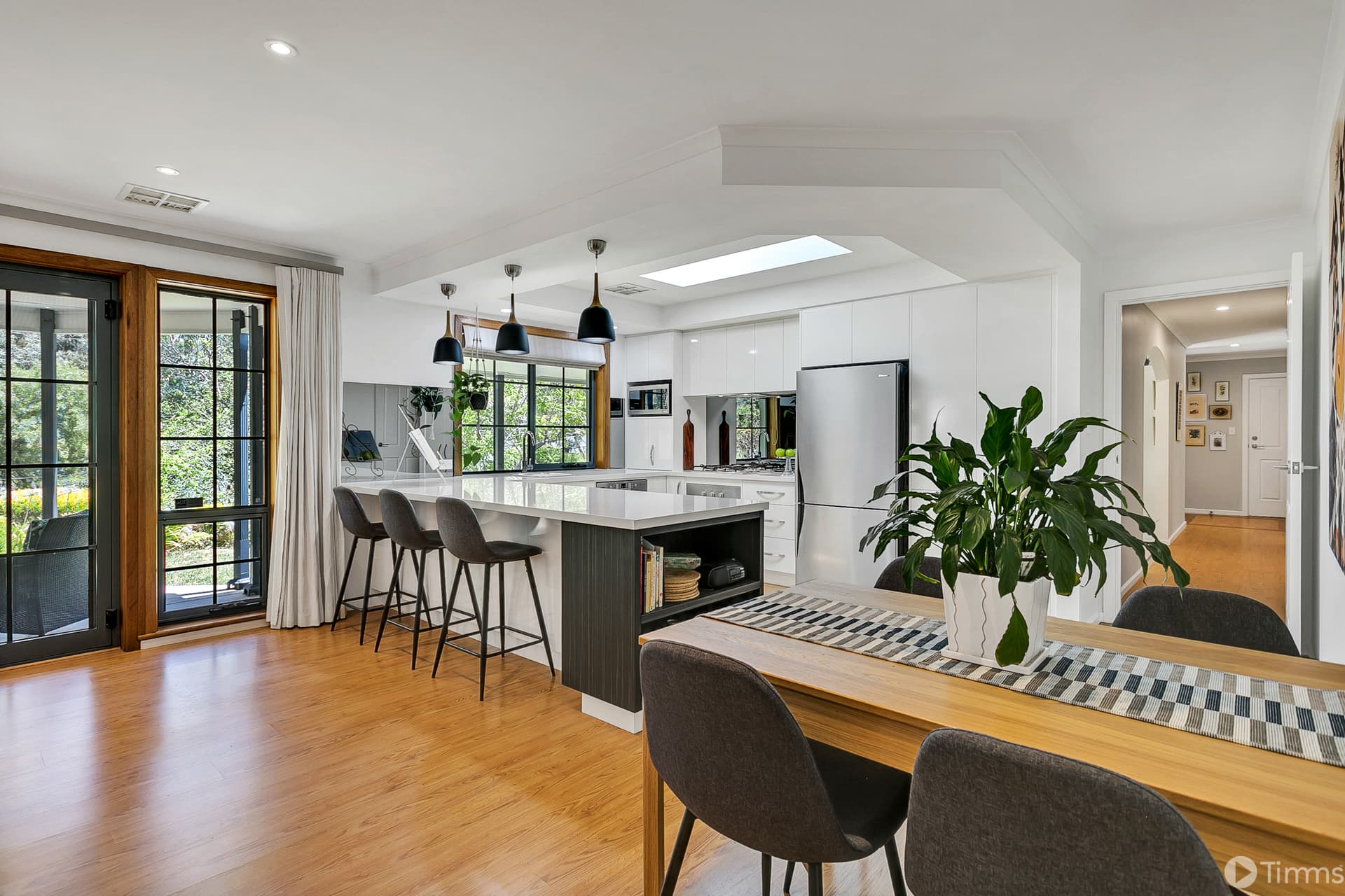 16 Cedar Avenue, Blackwood - Thumbnail 2