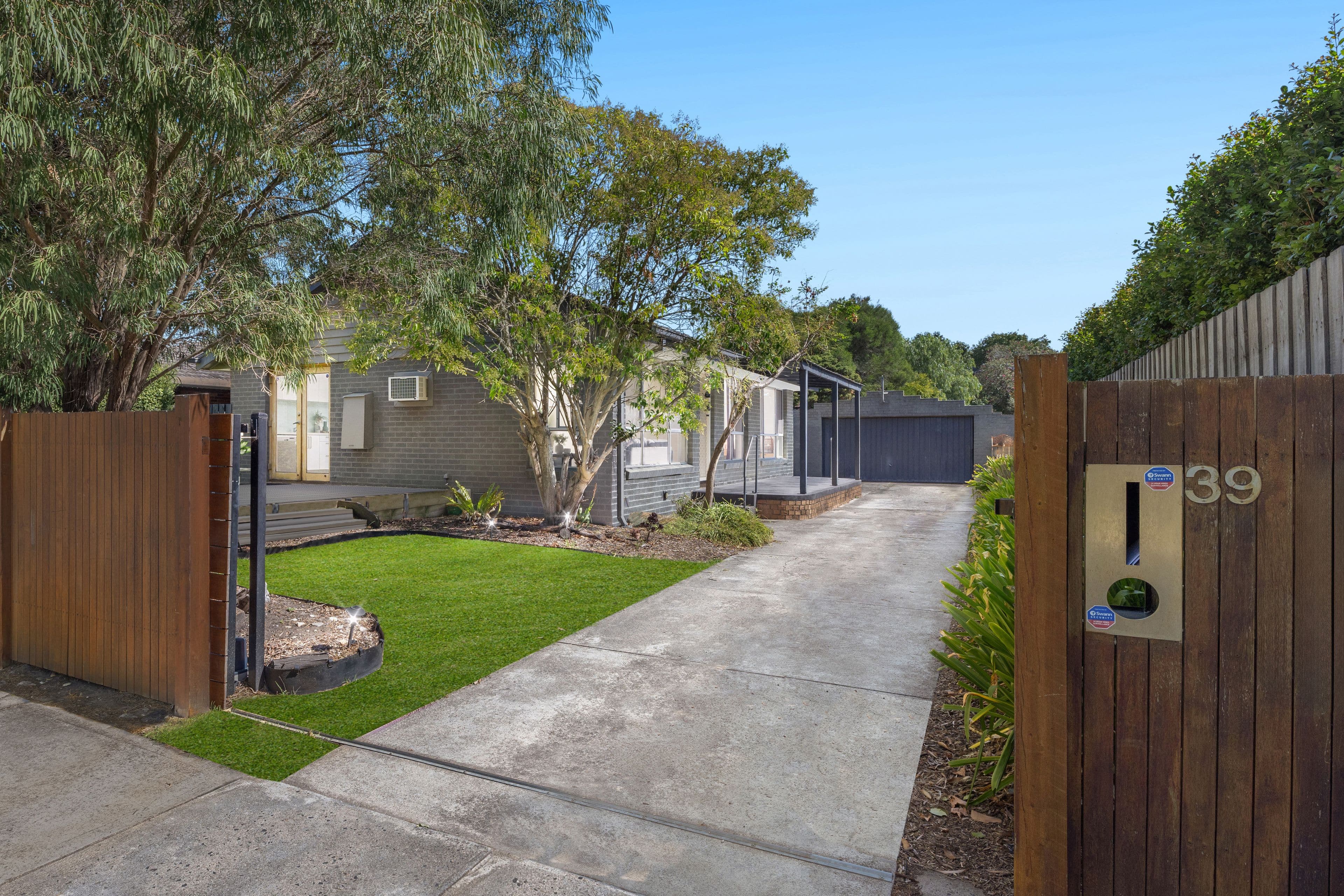 39 Airlie Grove, Seaford VIC 3198, Seaford - Thumbnail 2