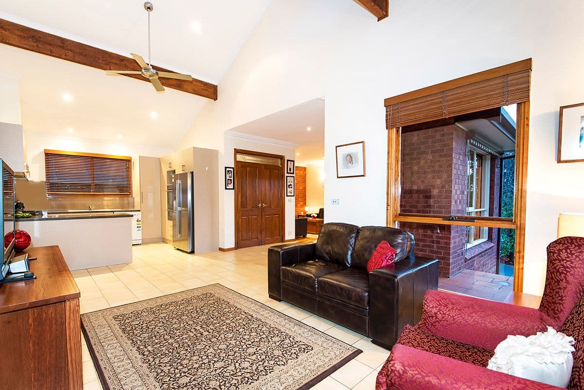 6 Bowman Drive, MILL PARK VIC 3082, Mill Park - Thumbnail 7