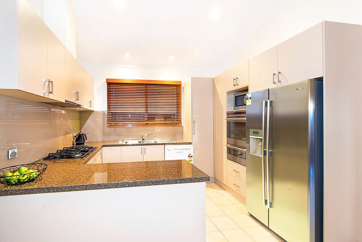 6 Bowman Drive, MILL PARK VIC 3082, Mill Park - Thumbnail 8