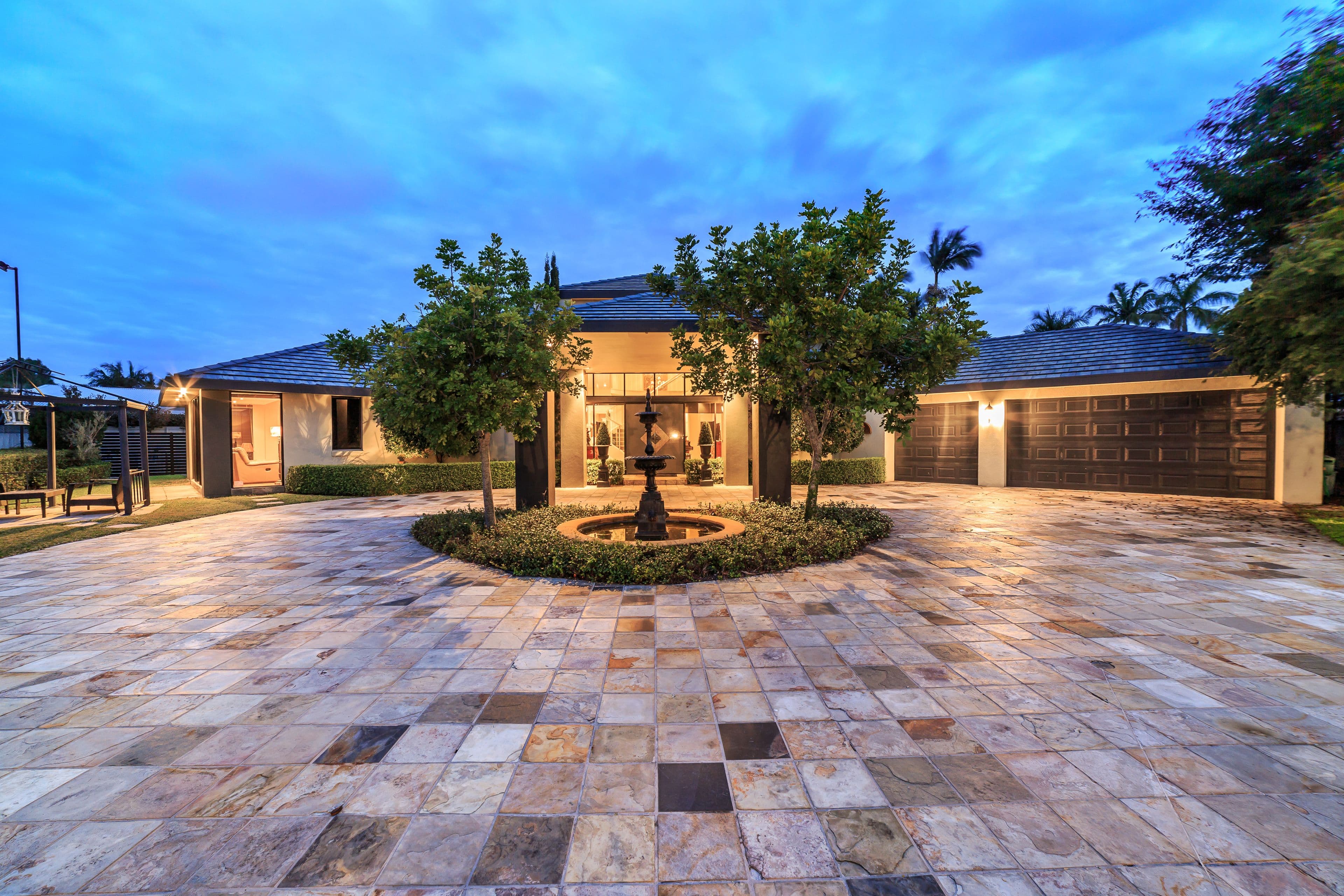 31 Campbell Street, Sorrento QLD 4217, Sorrento - Image 1