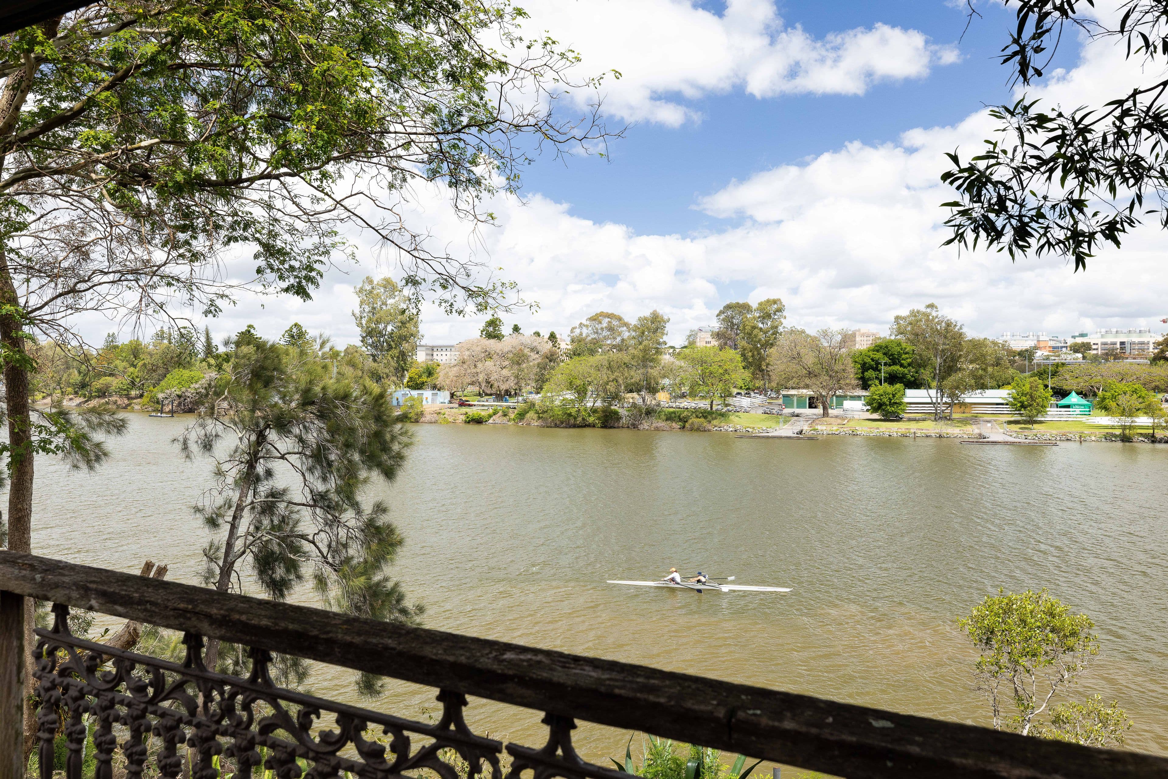 11 Dudley Street, Highgate Hill QLD 4101, Highgate Hill - Thumbnail 3