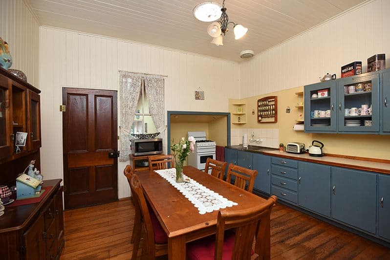 210 Campbell Street, Newtown QLD 4350, Newtown - Thumbnail 3