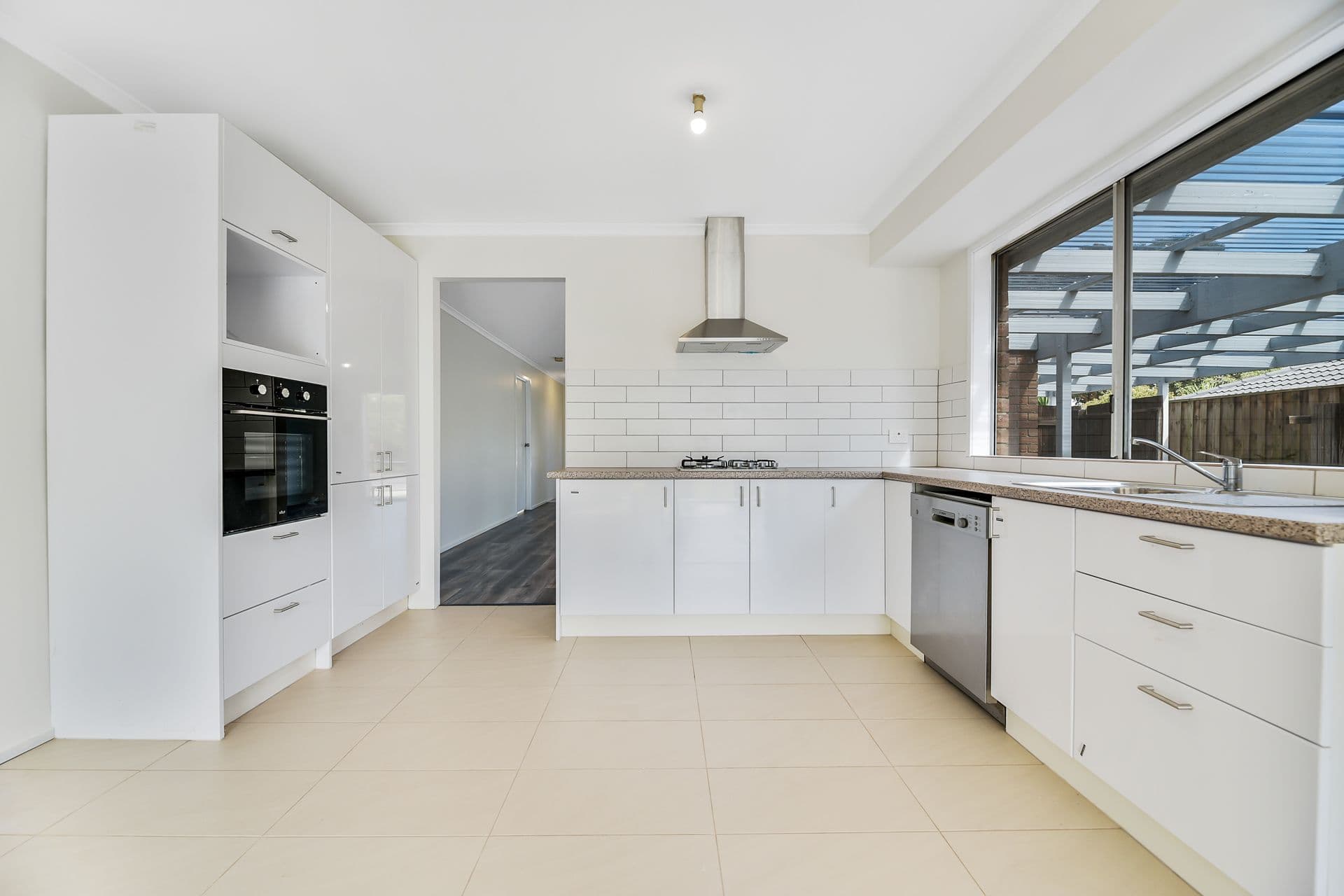 2 Loretta Crt, Seabrook - Thumbnail 3