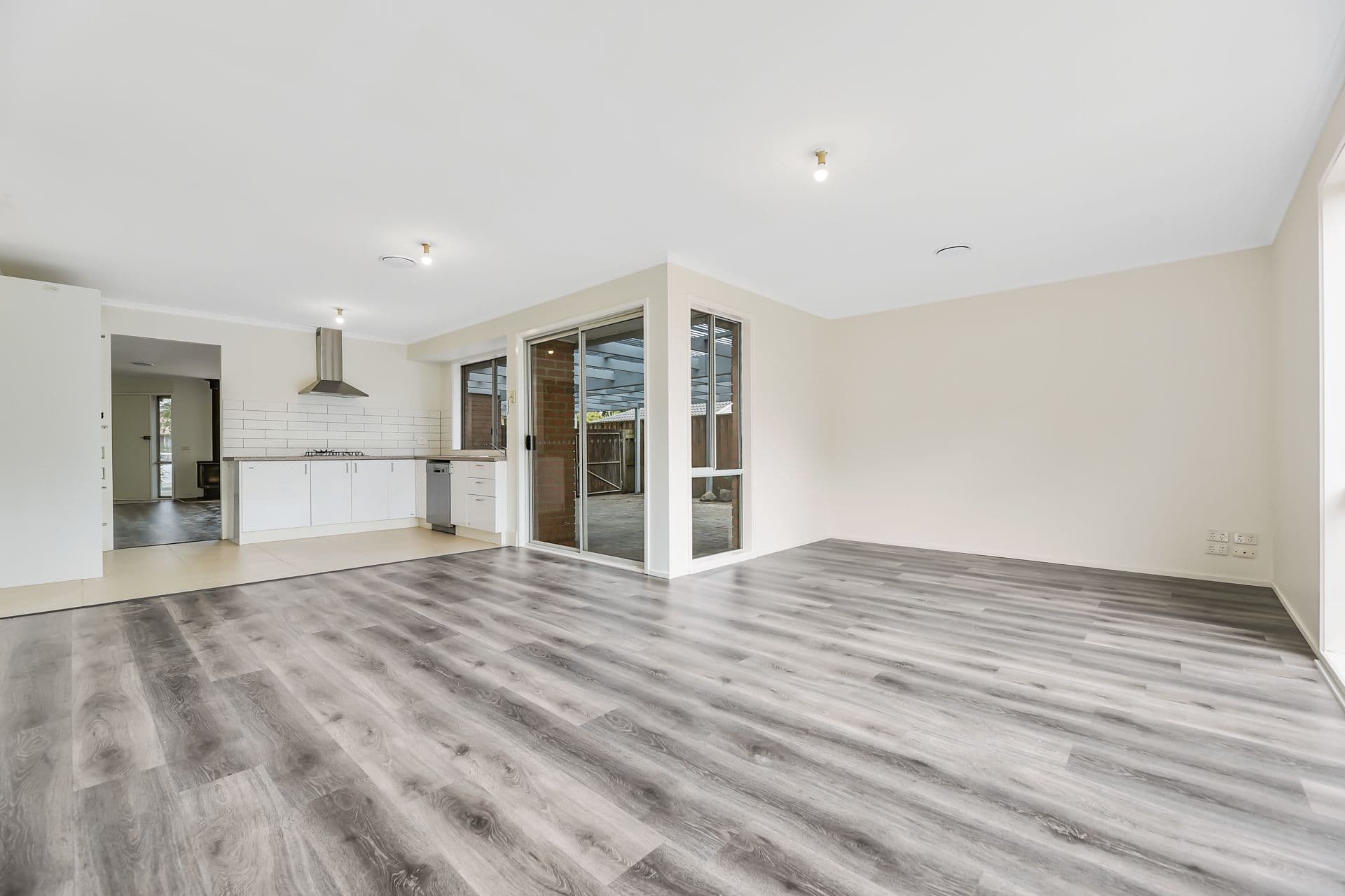 2 Loretta Crt, Seabrook - Thumbnail 4