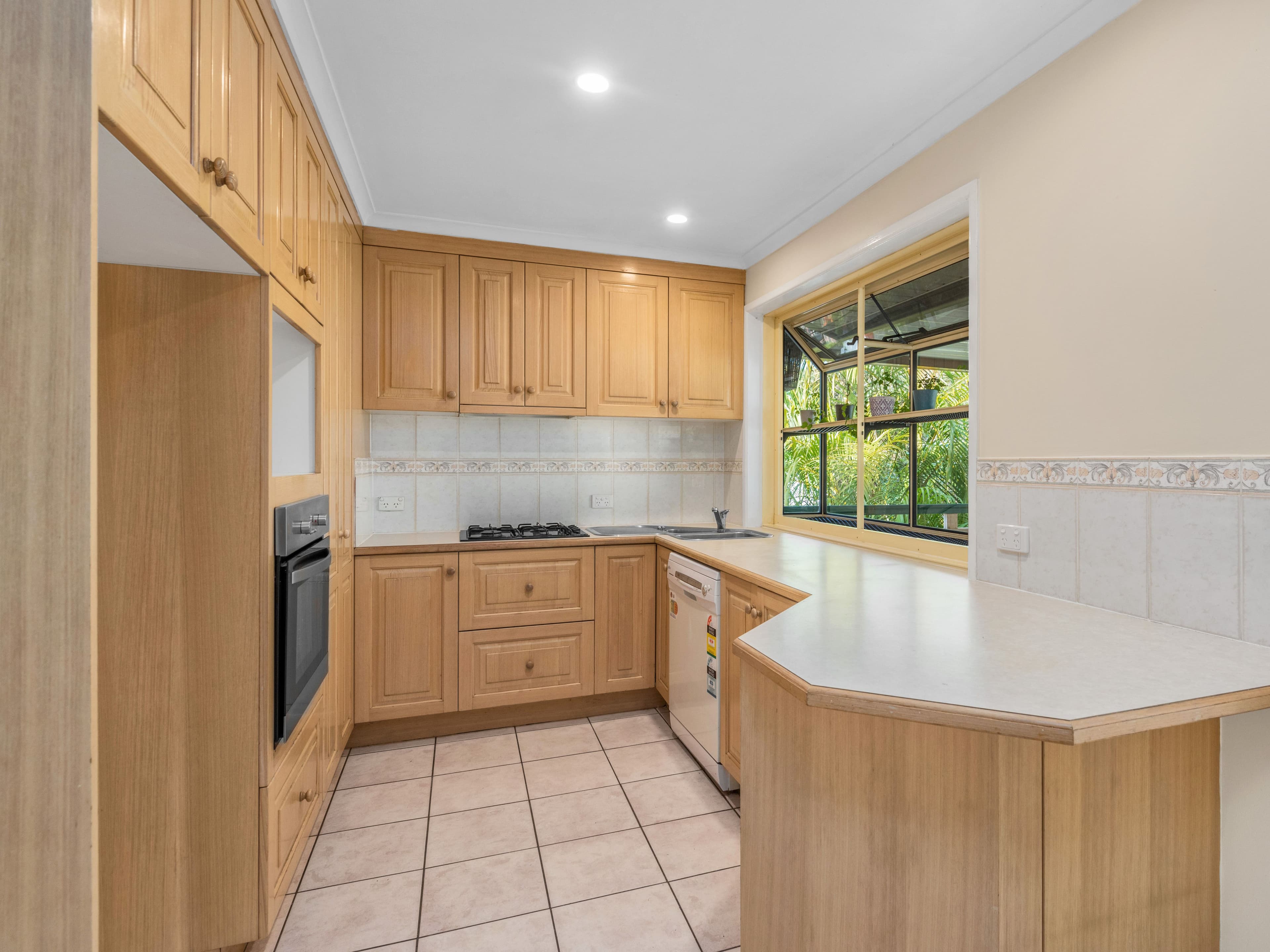 18 Karrabin Street, Mitchelton QLD 4053, Mitchelton - Thumbnail 3